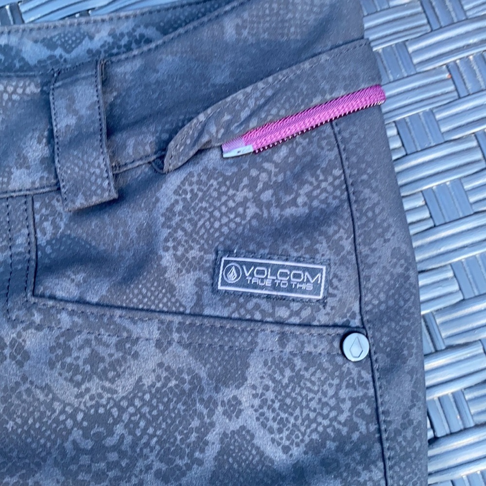 Volcom Stretch Skinny Fit snakeskin print snow pants *Rare* XS - Picture 6 of 6